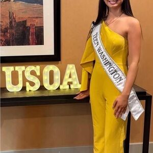 Elegant Yellow One-Shoulder Jumpsuit